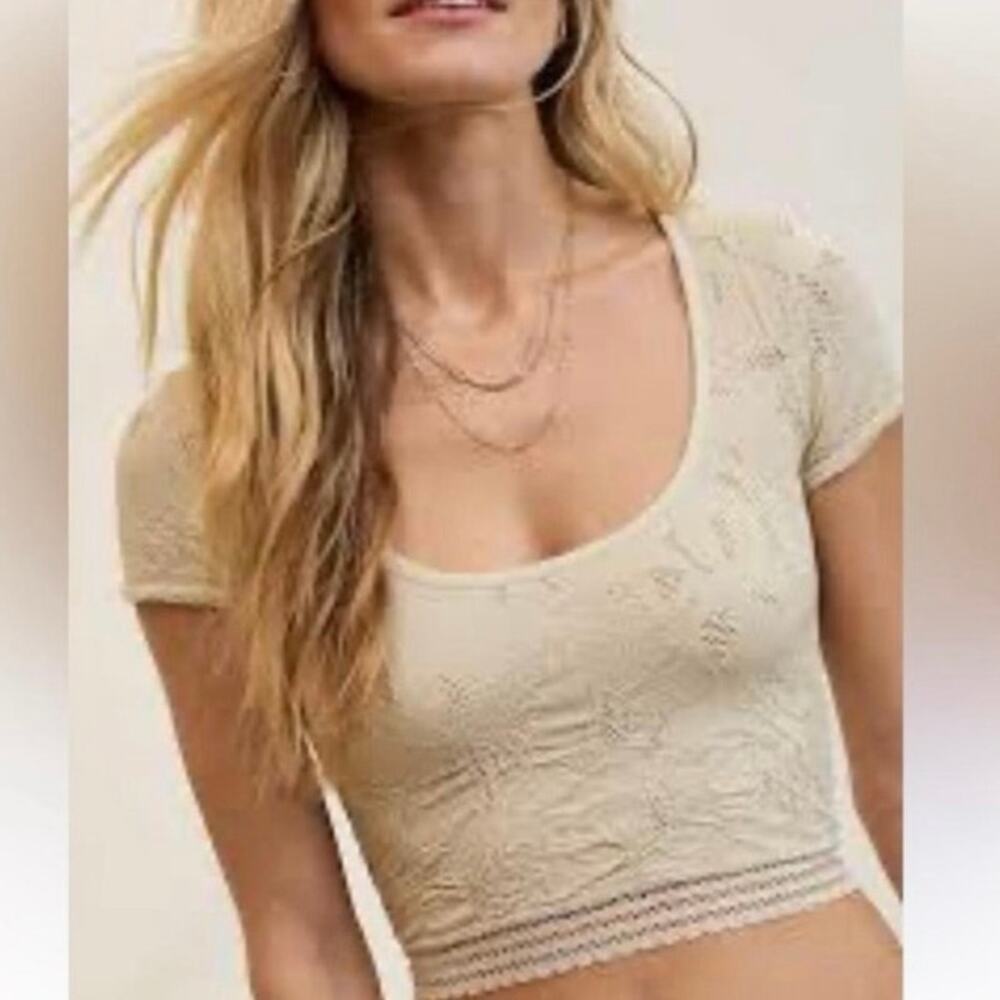 Superchill by Aerie Cropped Top sz M Cream Scoop neck cropped tee
